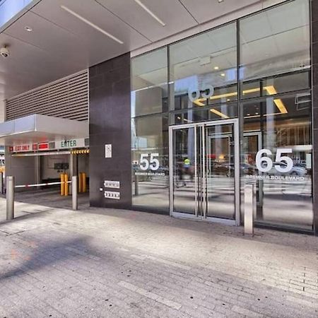 Prestigious 2-Bdrm Condo - Across From Scotiabank Arena Toronto Esterno foto