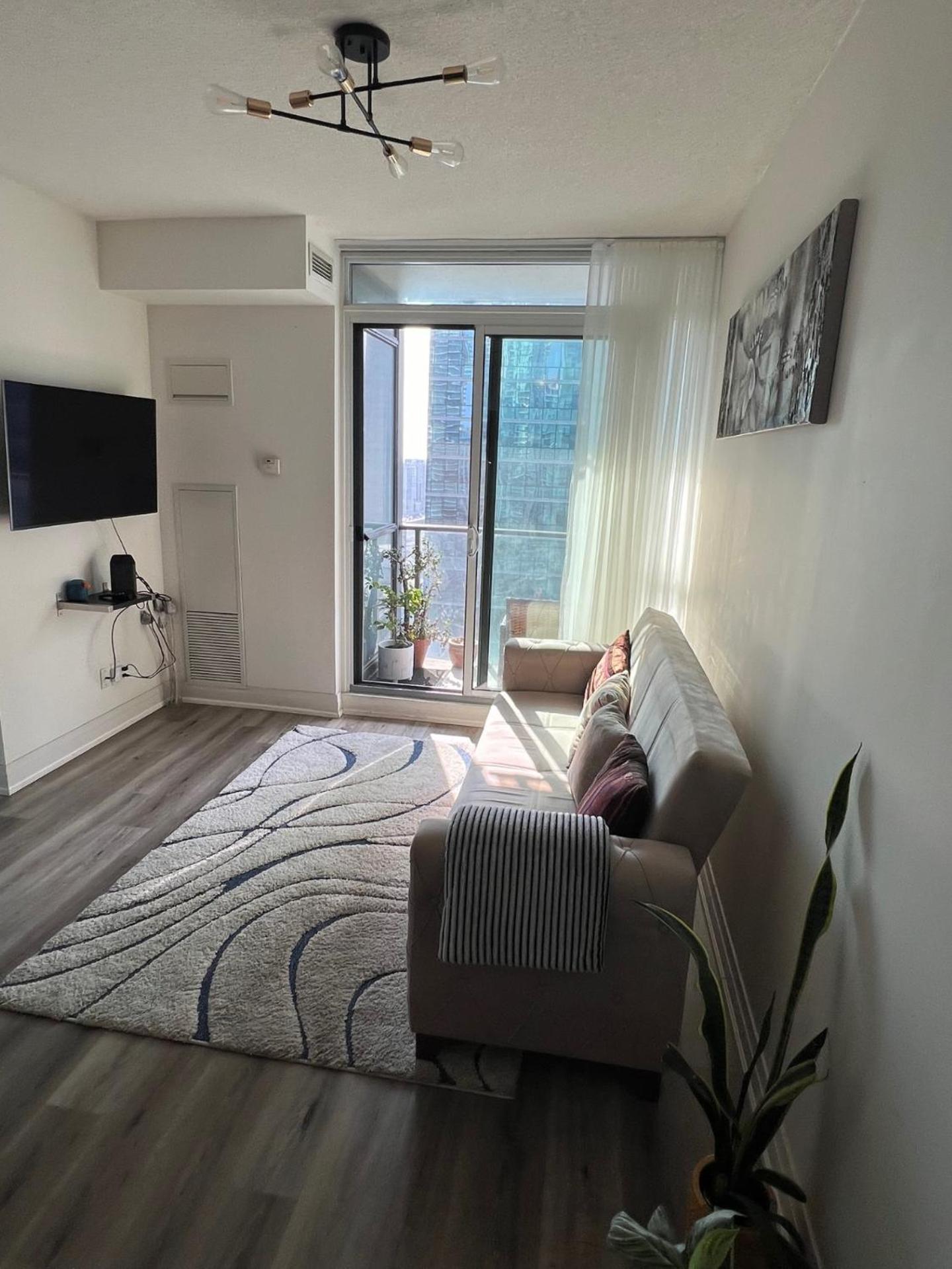 Prestigious 2-Bdrm Condo - Across From Scotiabank Arena Toronto Esterno foto