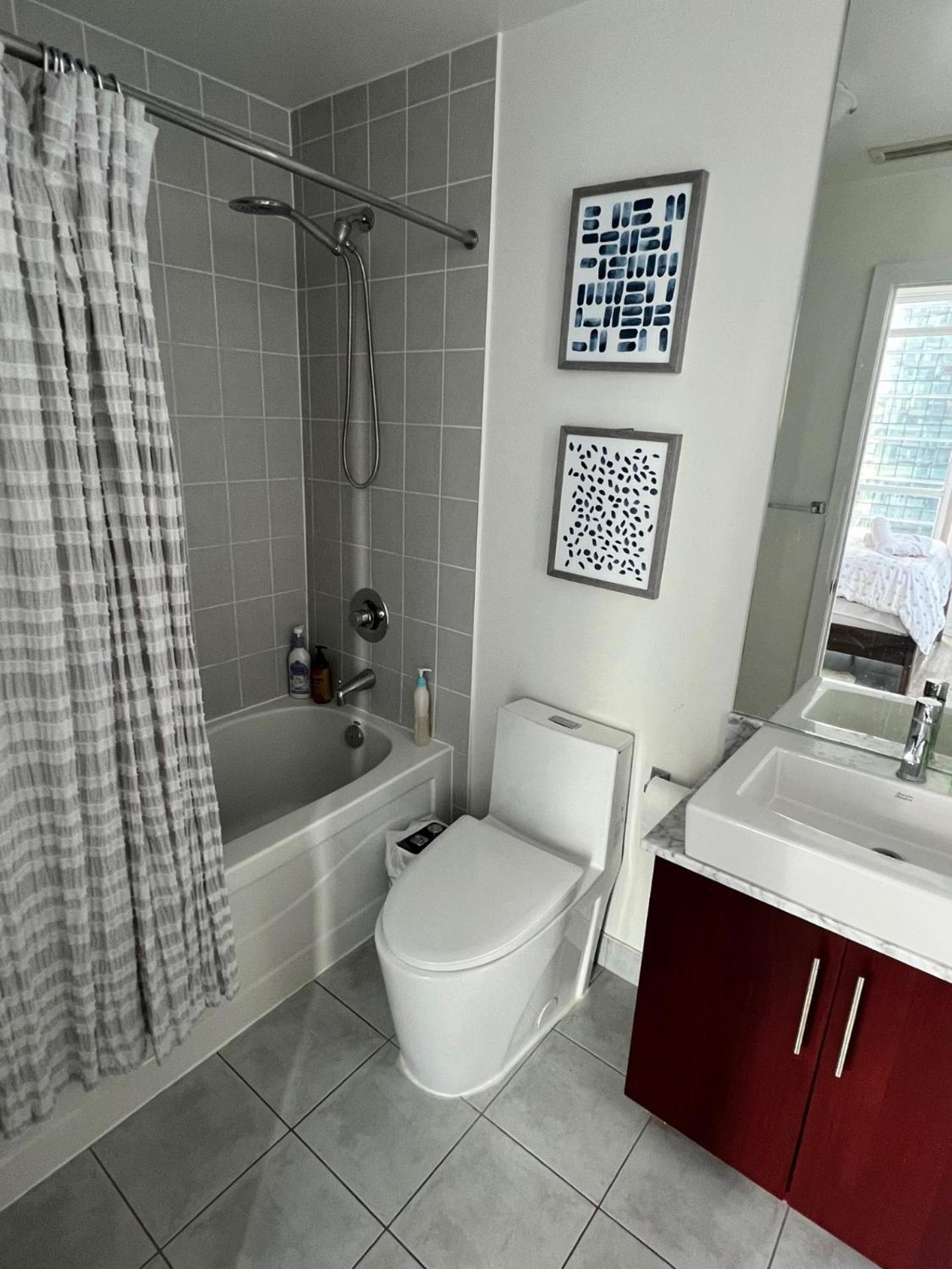 Prestigious 2-Bdrm Condo - Across From Scotiabank Arena Toronto Esterno foto